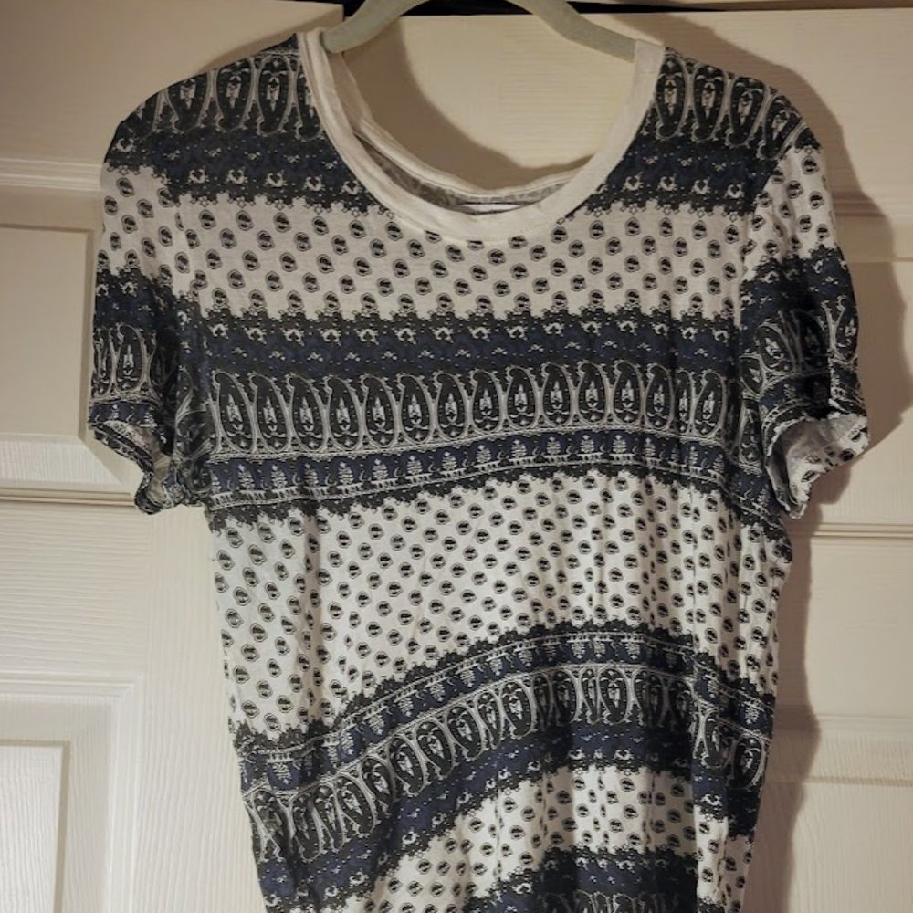 American Eagle Paisley short sleeve T-shirt